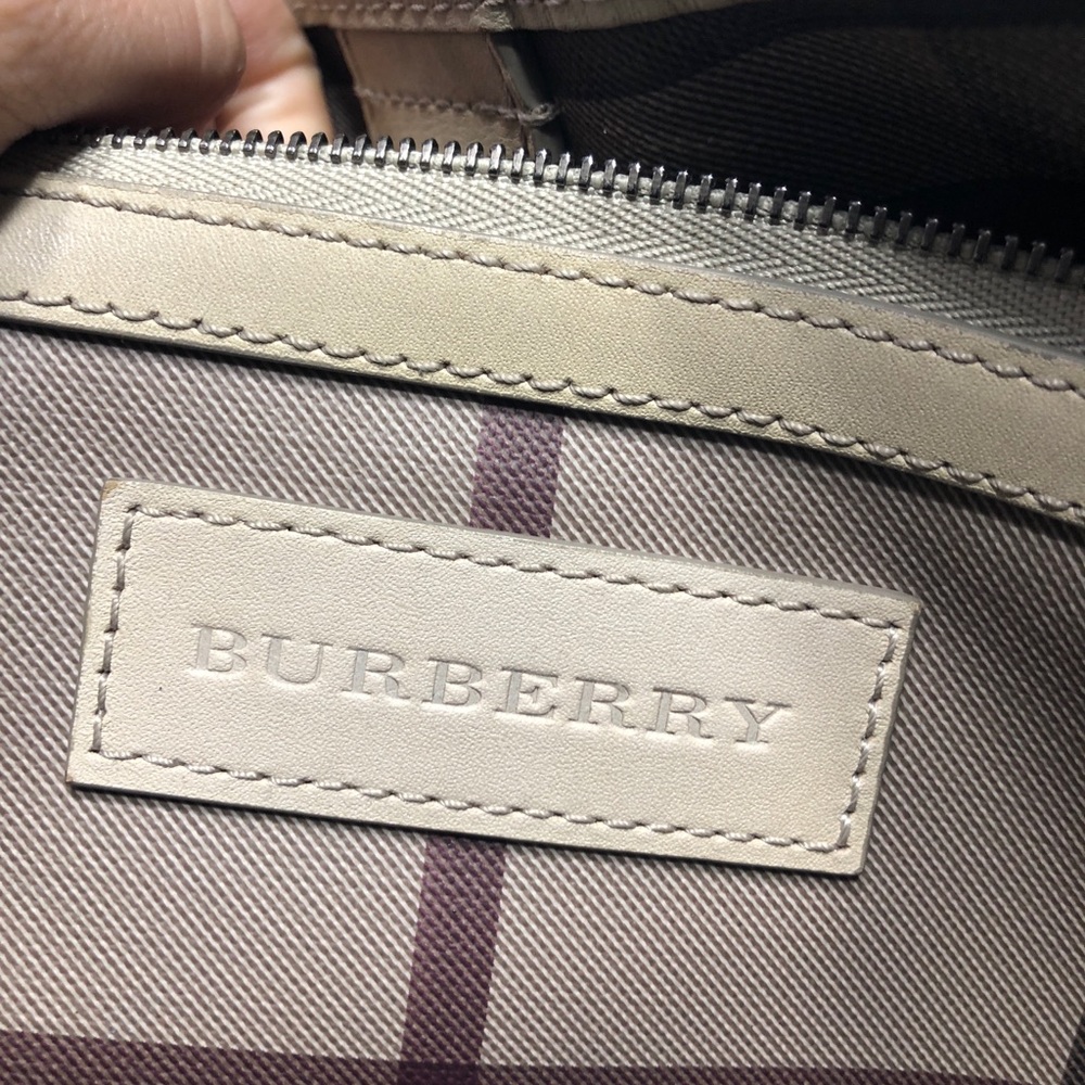 ❗️SOLD❗️ Authentic Burberry Nova Check Bag - Picture 5 of 7